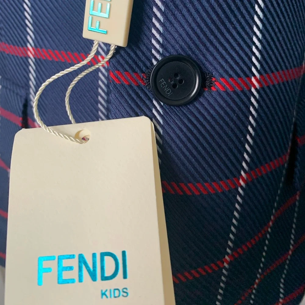 Fendi Junior Jacket
Navy blue  junior blazer - Picture 5 of 9
